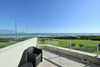 Apartment / Flat For Rent in Dolphin Beach, Cape Town