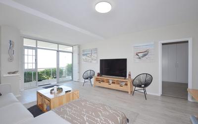 Apartment / Flat For Rent in Dolphin Beach, Cape Town